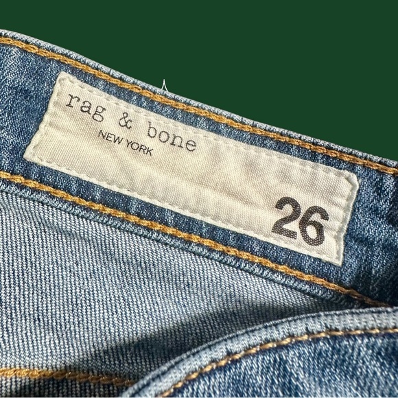 Rag & Bone ‘Dre’ Low-Rise Slim Boyfriend Ankle Jeans in “Julienne” Wash Size 26 - Picture 6 of 16